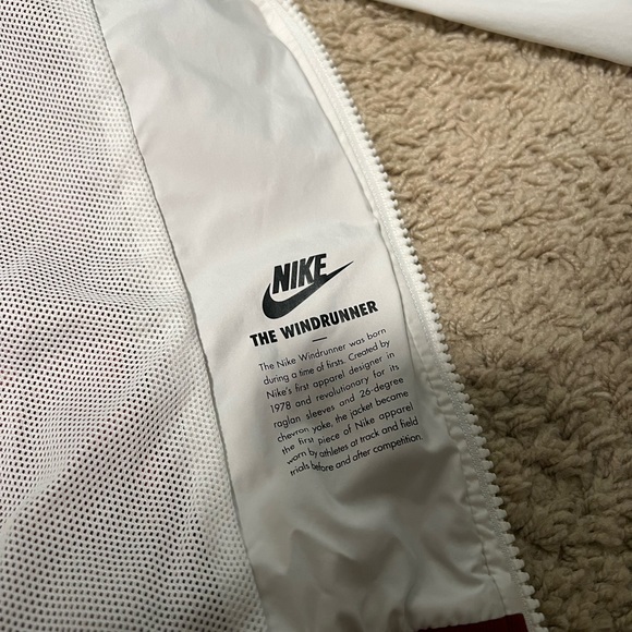Women’s Nike Windrunner - Picture 2 of 5